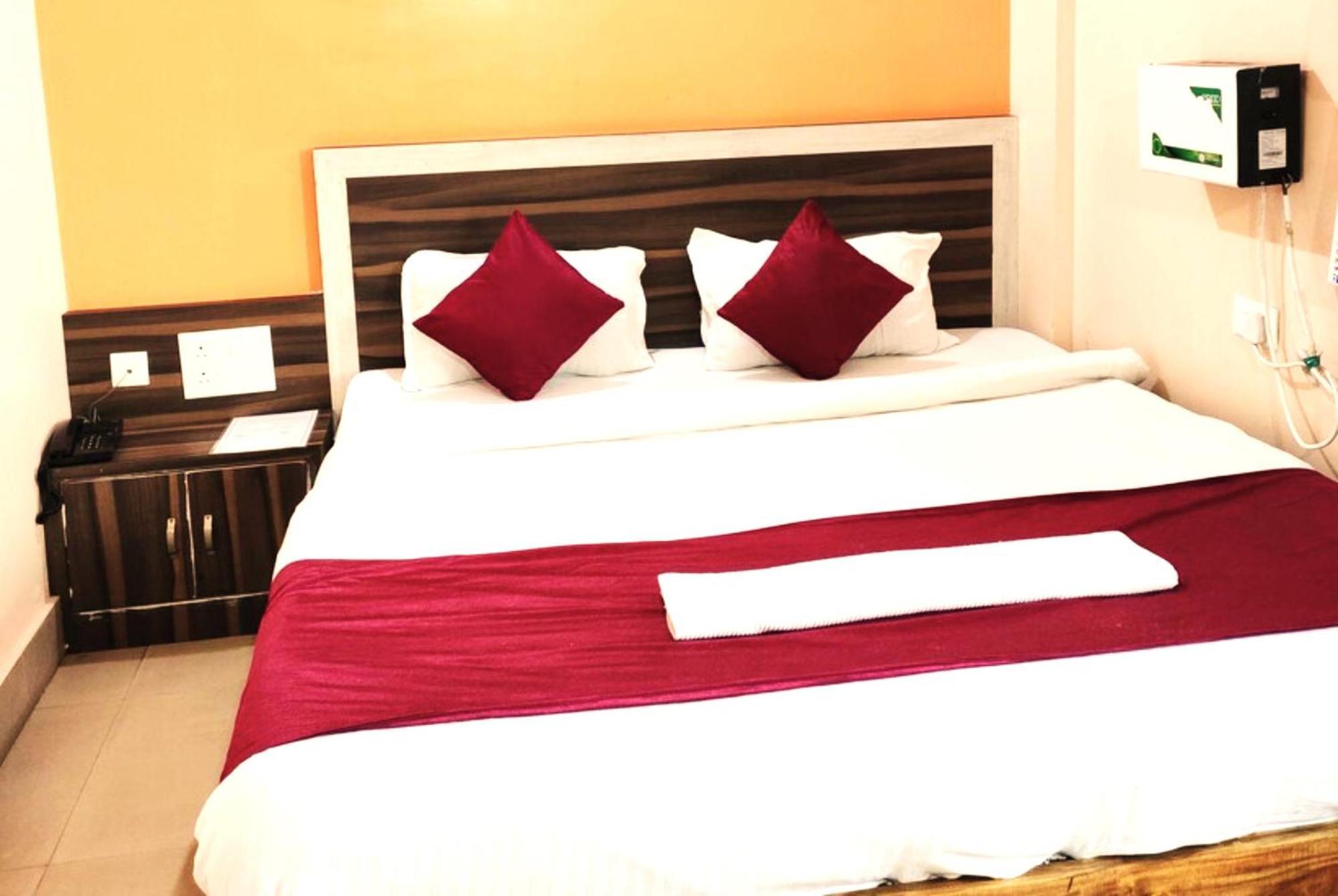 Goroomgo Krishna Residency Puri Near Sea Beach - Spacious Room With Excellent Service Awarded - Best Seller エクステリア 写真